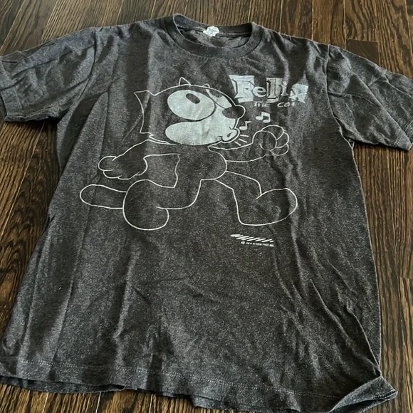 Graphic tees selling single or mix and match - Picture 10 of 14